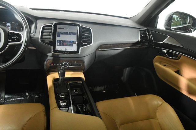 2017 Volvo XC90 Momentum photo
