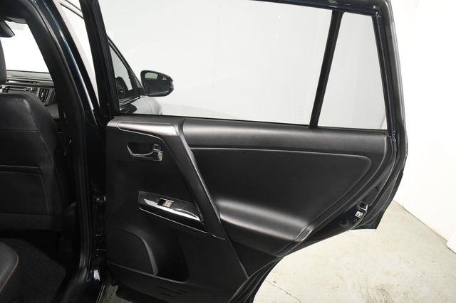 2017 Toyota RAV4 SE photo