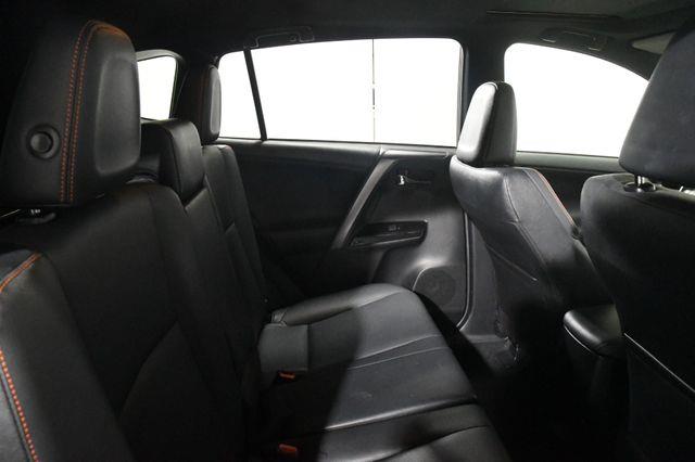 2017 Toyota RAV4 SE photo