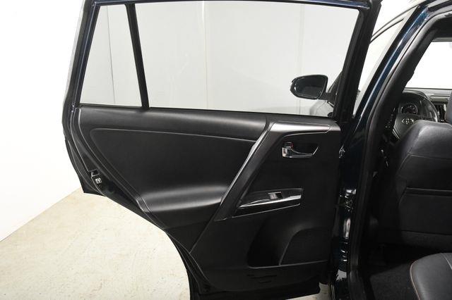 2017 Toyota RAV4 SE photo
