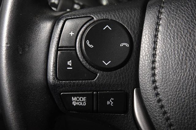 2017 Toyota RAV4 SE photo