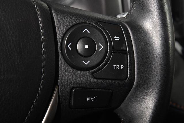 2017 Toyota RAV4 SE photo