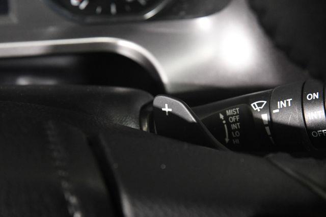 2017 Toyota RAV4 SE photo