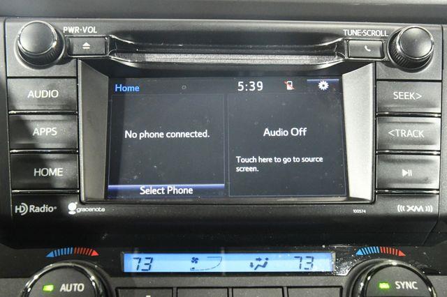 2017 Toyota RAV4 SE photo