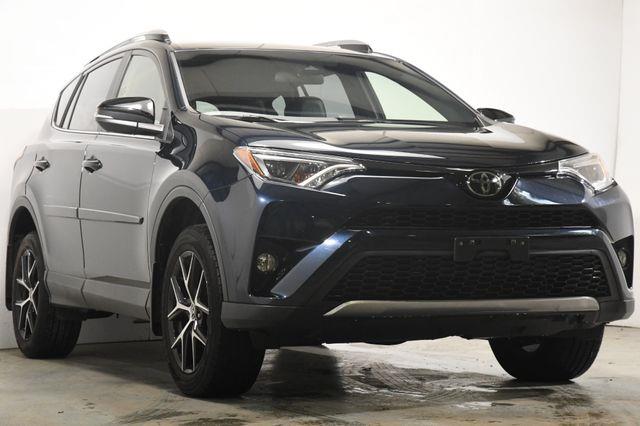 2017 Toyota RAV4 SE photo