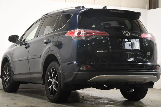 2017 Toyota RAV4 SE photo