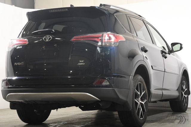 2017 Toyota RAV4 SE photo