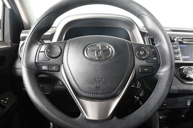 2017 Toyota RAV4 LE photo
