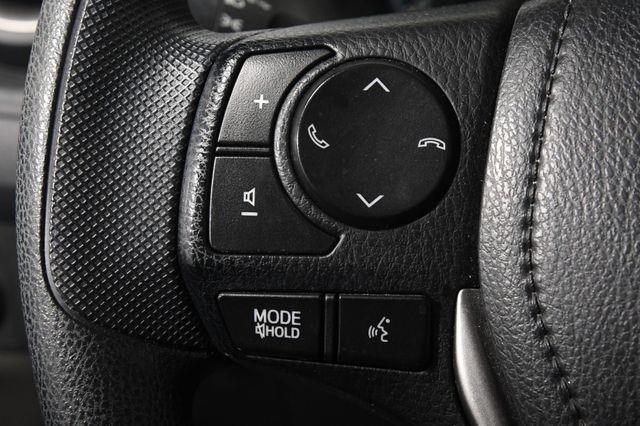 2017 Toyota RAV4 LE photo