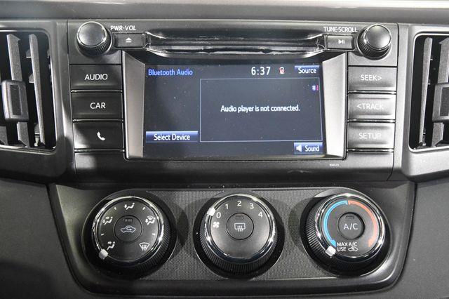 2017 Toyota RAV4 LE photo