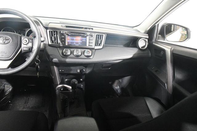 2017 Toyota RAV4 LE photo