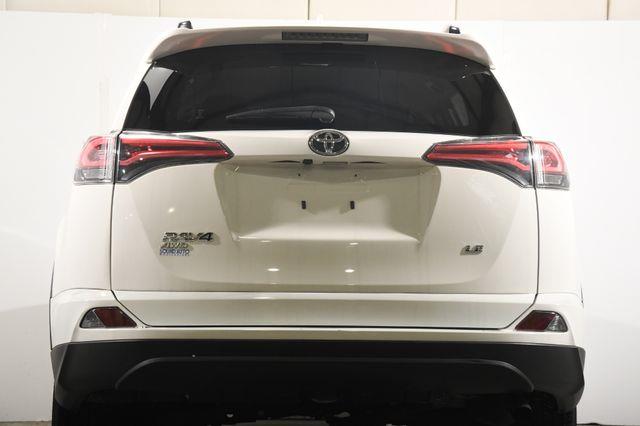 2017 Toyota RAV4 LE photo