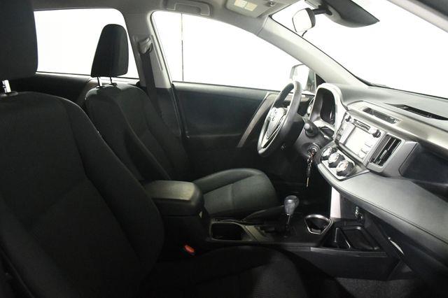 2017 Toyota RAV4 LE photo