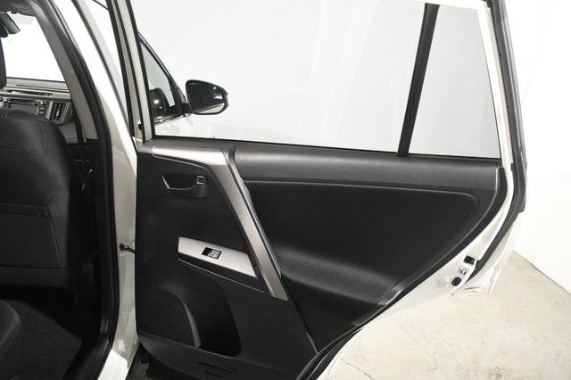 2017 Toyota RAV4 LE photo