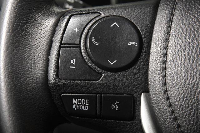 2017 Toyota Corolla SE photo