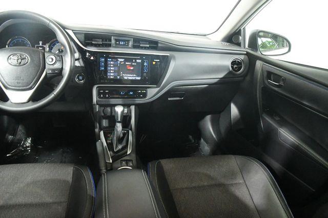 2017 Toyota Corolla SE photo