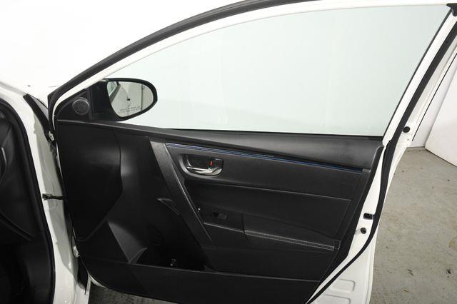 2017 Toyota Corolla SE photo