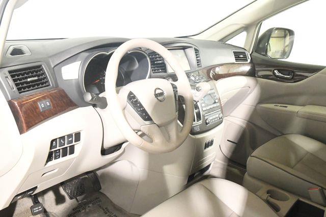 2016 Nissan Quest Platinum w/DvD/ Safety Tech/ N photo