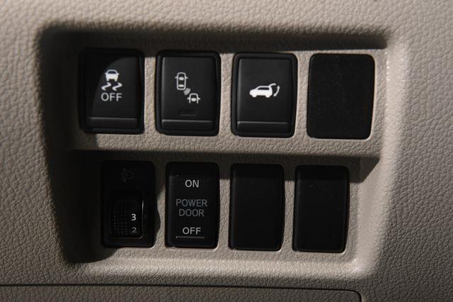 2016 Nissan Quest Platinum w/DvD/ Safety Tech/ N photo