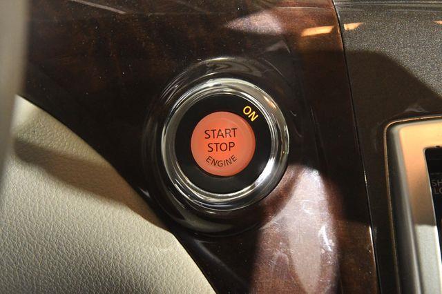 2016 Nissan Quest Platinum w/DvD/ Safety Tech/ N photo