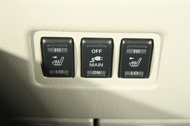 2016 Nissan Quest Platinum w/DvD/ Safety Tech/ N photo