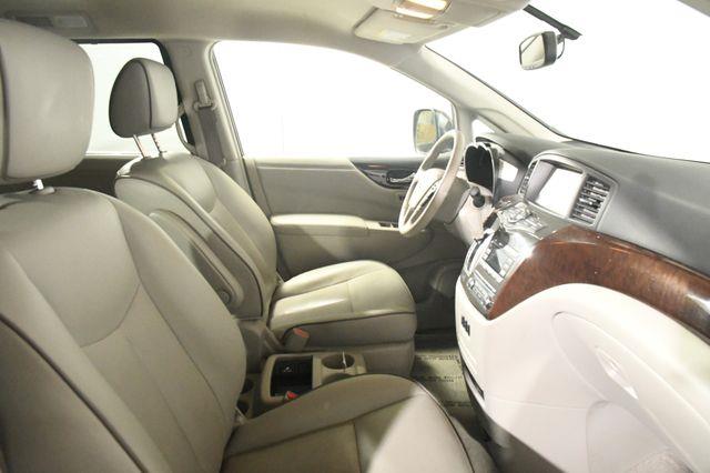 2016 Nissan Quest Platinum w/DvD/ Safety Tech/ N photo