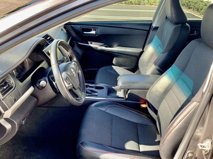 2016 Toyota Camry 4dr Sdn I4 Auto SE (Natl) photo
