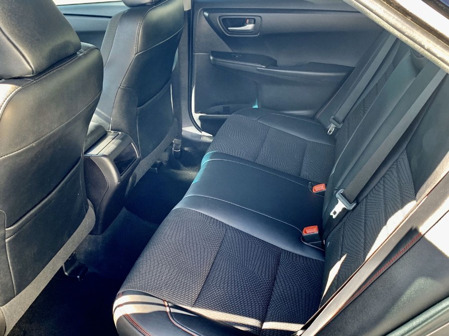 2016 Toyota Camry 4dr Sdn I4 Auto SE (Natl) photo