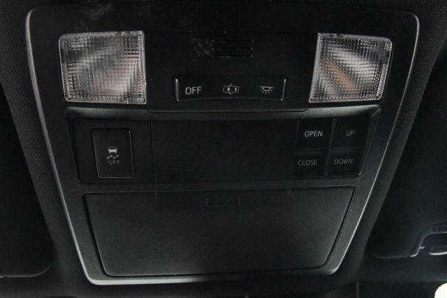 2018 Toyota Tacoma TRD Sport w/ Blind Spot/ Nav/  photo