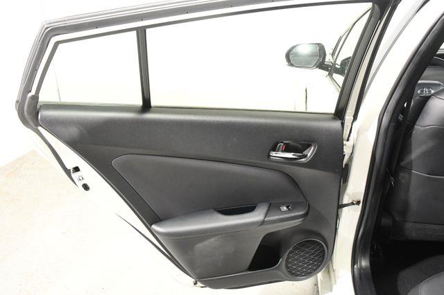2016 Toyota Prius Four Touring w/ Leather / Nav/ photo