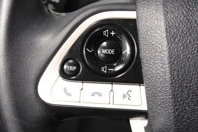 2016 Toyota Prius Four Touring w/ Leather / Nav/ photo
