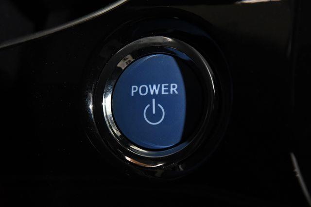 2016 Toyota Prius Four Touring w/ Leather / Nav/ photo