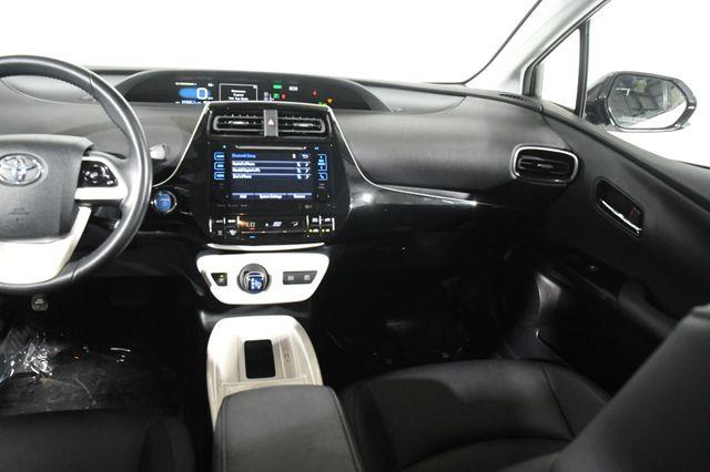 2016 Toyota Prius Four Touring w/ Leather / Nav/ photo