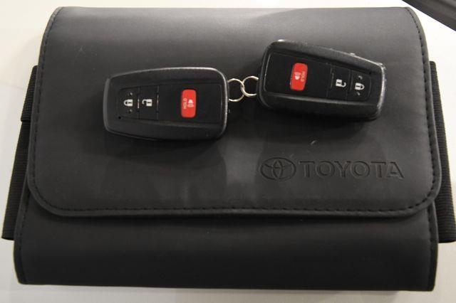 2016 Toyota Prius Four Touring w/ Leather / Nav/ photo