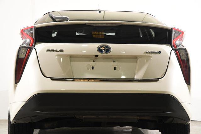 2016 Toyota Prius Four Touring w/ Leather / Nav/ photo
