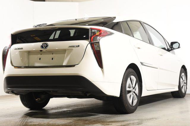 2016 Toyota Prius Four Touring w/ Leather / Nav/ photo