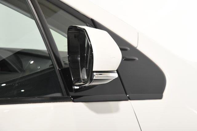 2016 Toyota Prius Four Touring w/ Leather / Nav/ photo