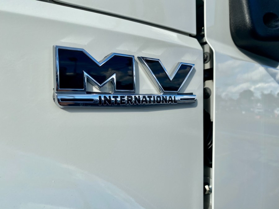 2020 International MV 607 26 BOX TRUCK photo