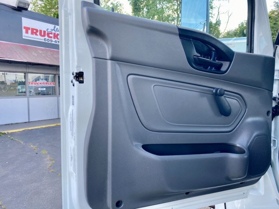 2020 International MV 607 26 BOX TRUCK photo