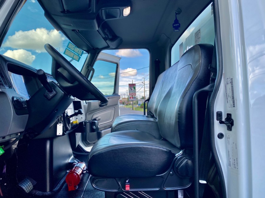2020 International MV 607 26 BOX TRUCK photo