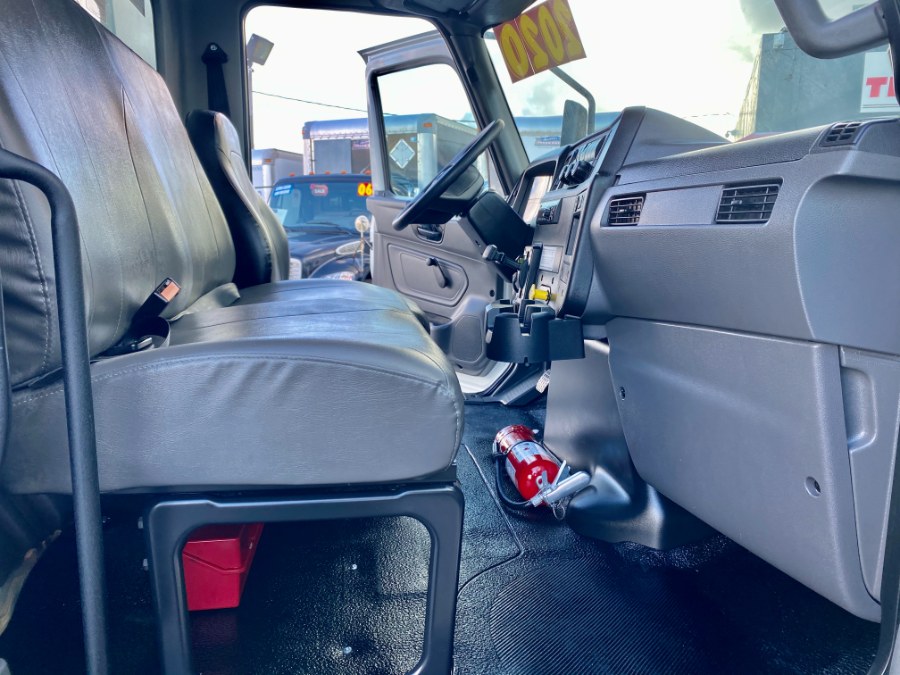 2020 International MV 607 26 BOX TRUCK photo