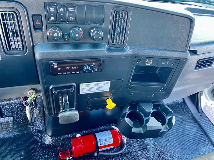 2020 International MV 607 26 BOX TRUCK photo
