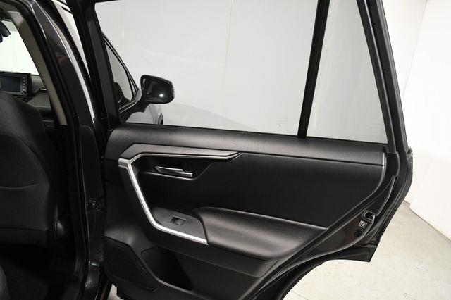 2019 Toyota RAV4 XLE photo