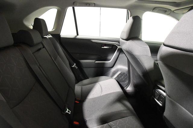 2019 Toyota RAV4 XLE photo