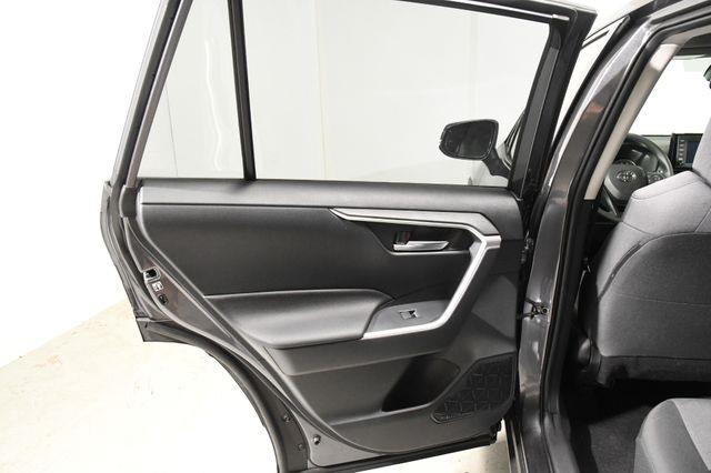 2019 Toyota RAV4 XLE photo