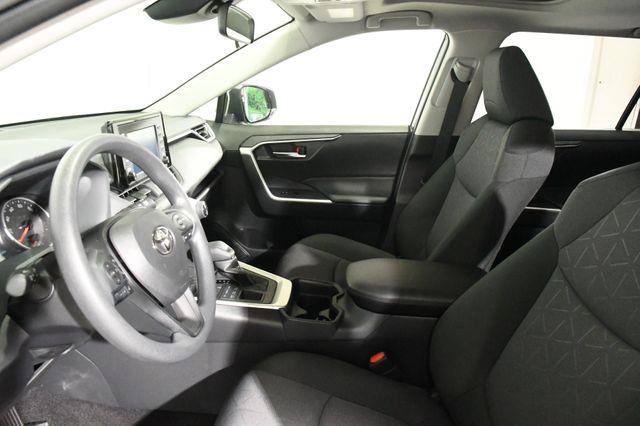 2019 Toyota RAV4 XLE photo
