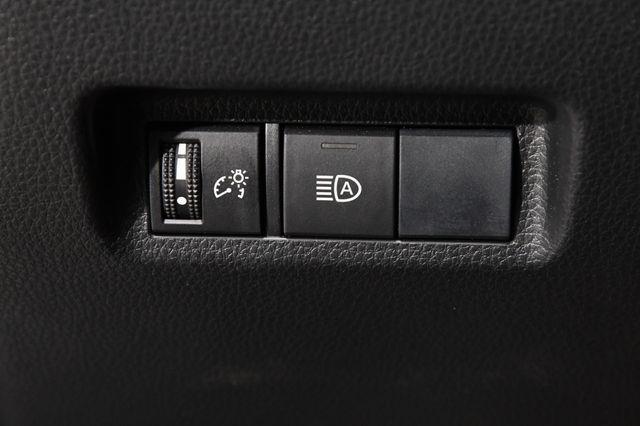 2019 Toyota RAV4 XLE photo