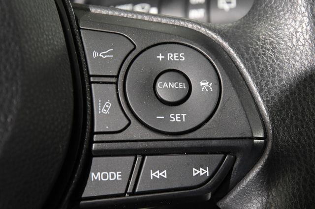 2019 Toyota RAV4 XLE photo
