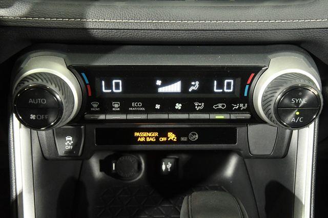 2019 Toyota RAV4 XLE photo