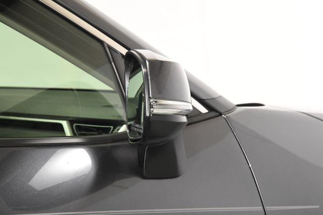 2019 Toyota RAV4 XLE photo